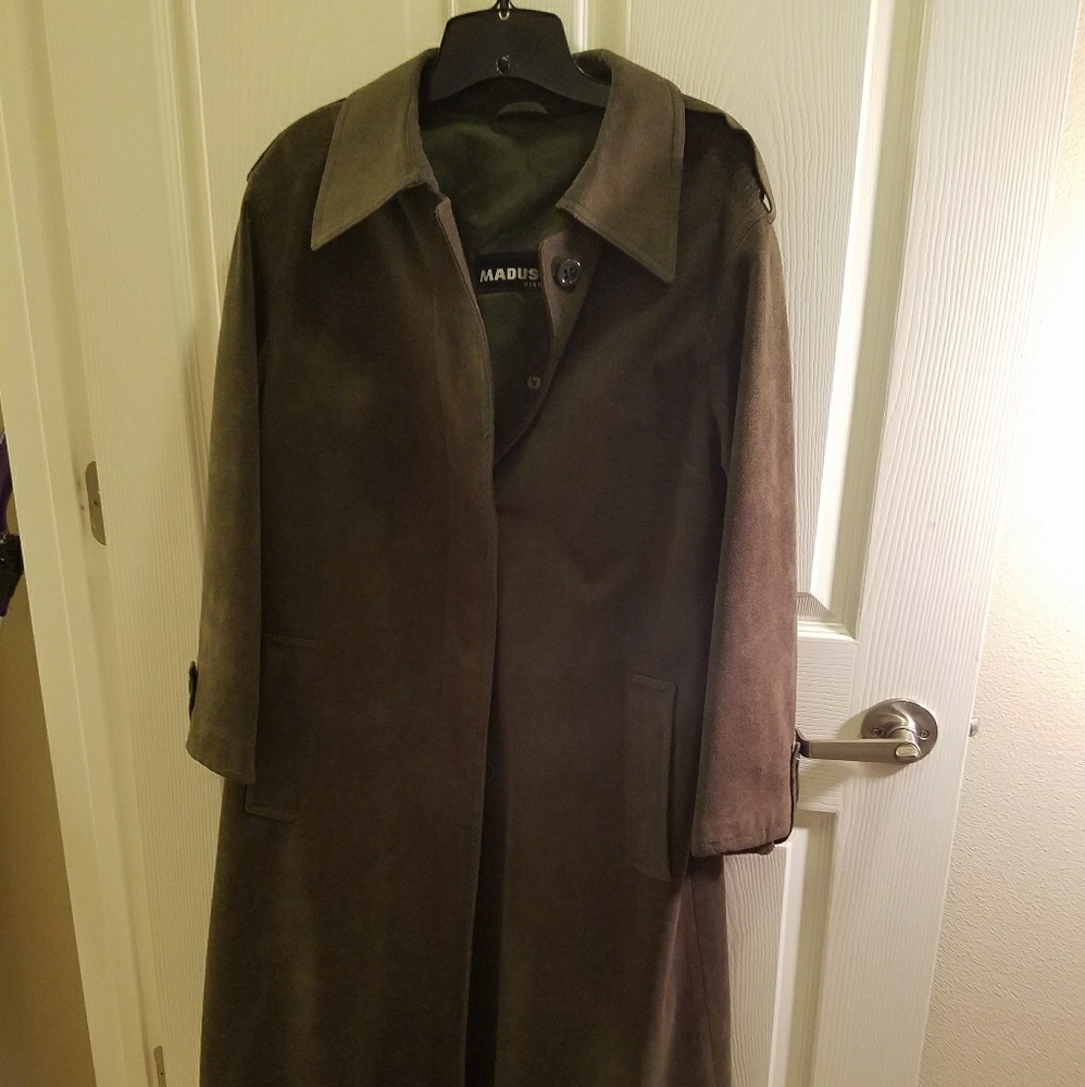 Lady's  coat